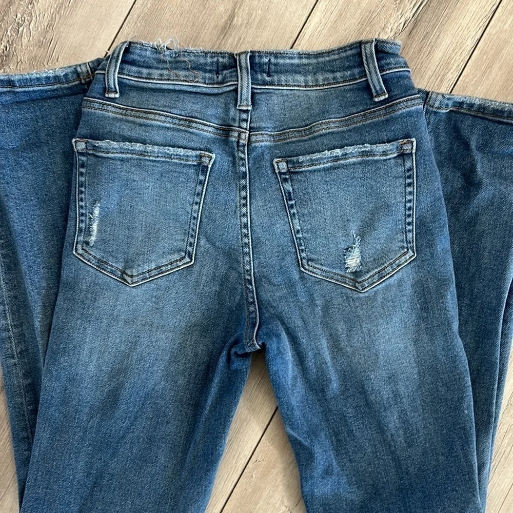 Vervet Carlene slim size 25 distressed straight leg jeans